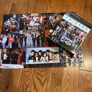 Friends the television series 300 piece puzzle